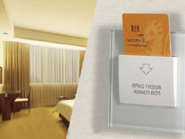 What is the customization and use method of hotel room card?